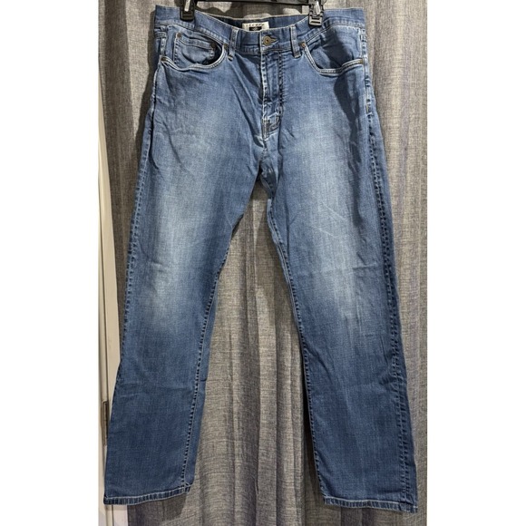 Joseph Abboud Men's Classic Fit Jeans Med. Wash Size 35x32‎  light distressing - Picture 1 of 10